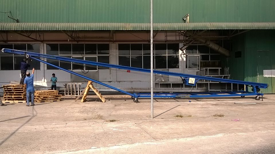 Băng tải nâng hạ 06