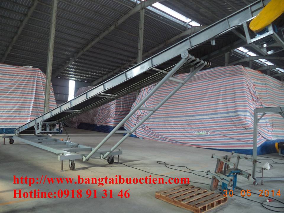 Băng tải nâng hạ 05